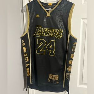 Commemorative Kobe Bryant Jersey Lakers size Large
